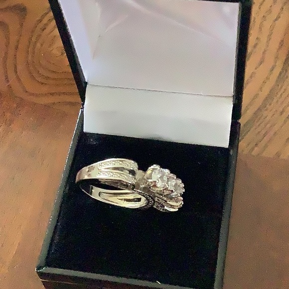 Ring 925 stamped with 5 large white stones NEW sets up high 6.5 /7 on - Picture 5 of 13